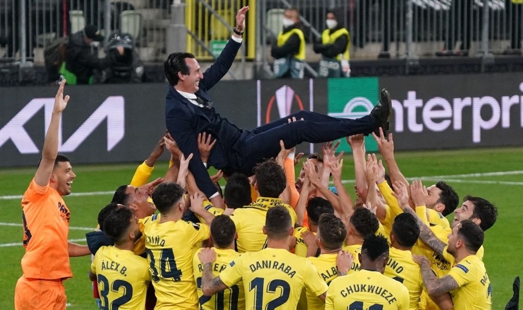 HLV Emery di vao lich su sau khi ha Man Utd anh 4