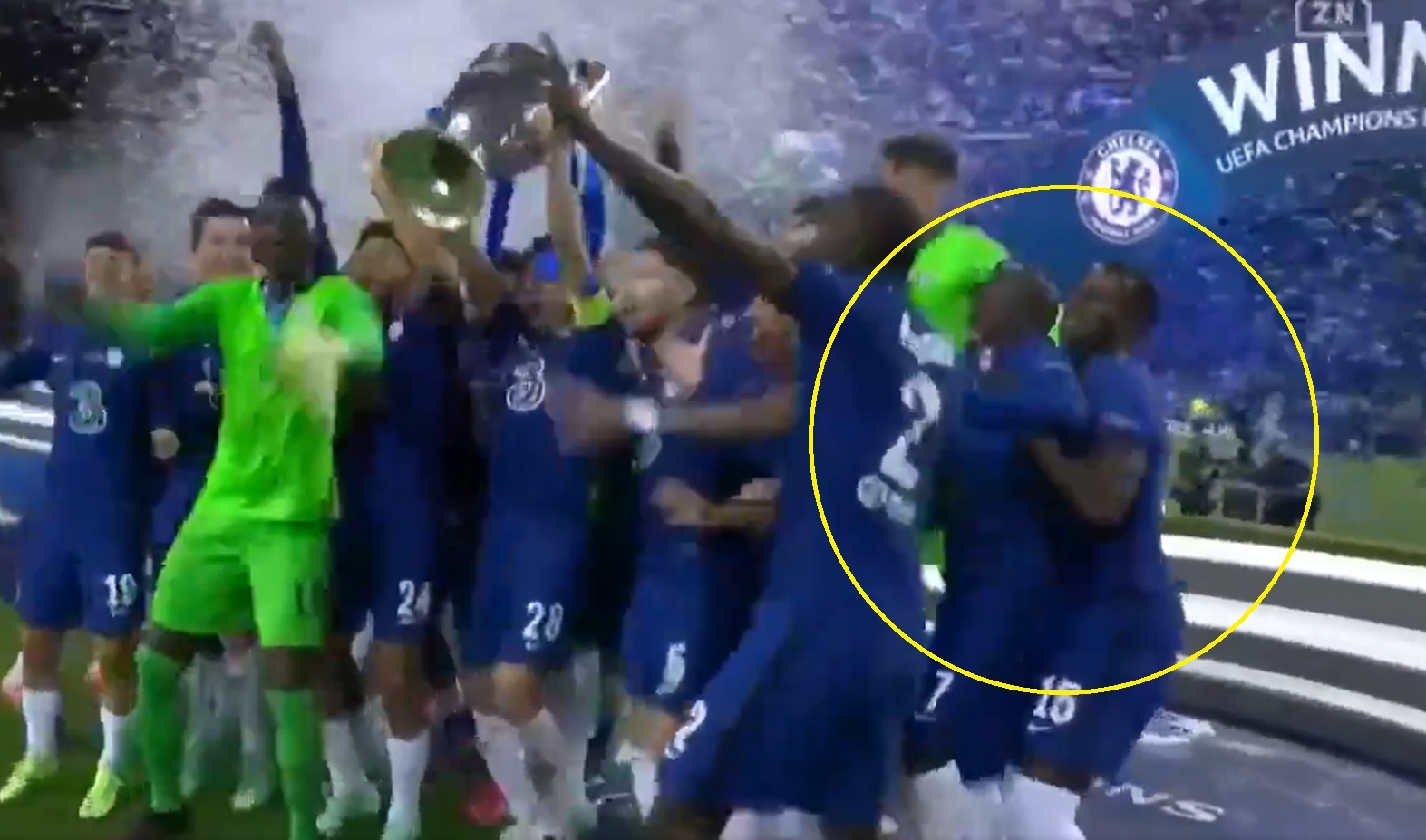 Zouma uu ai Kante anh 1