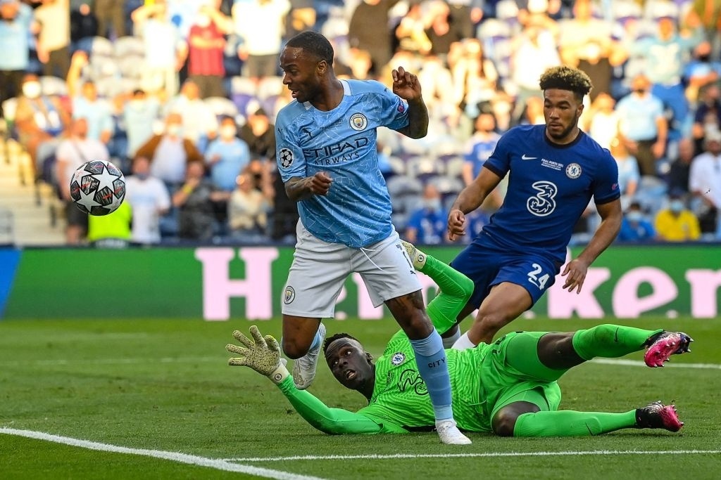 Man City guc nga truoc cua thien duong anh 4