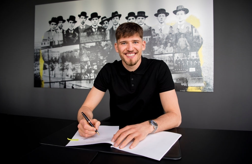 Nhung vu chuyen nhuong vua hoan tat anh 9