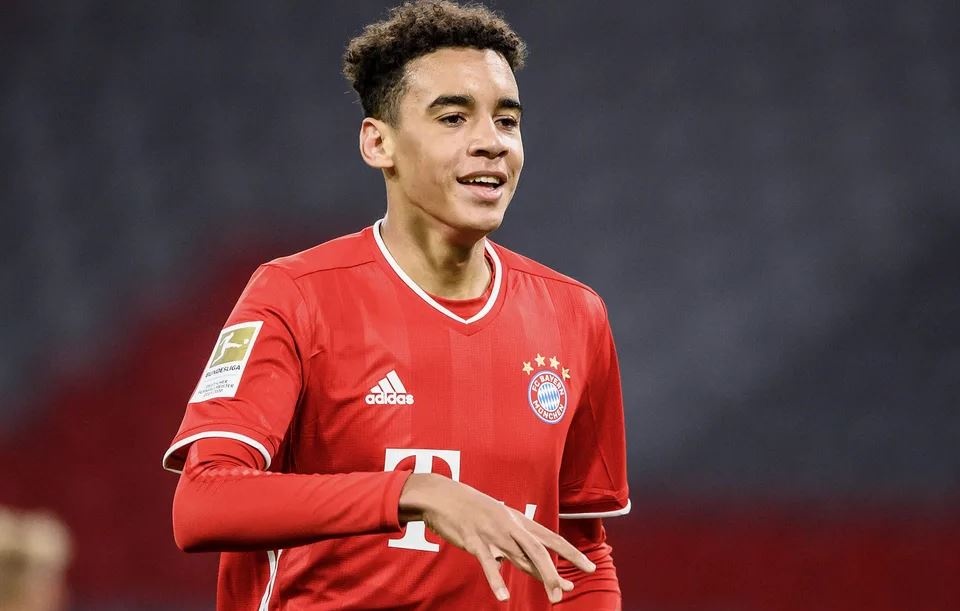 Doi hinh sao tre euro 2020 anh 8