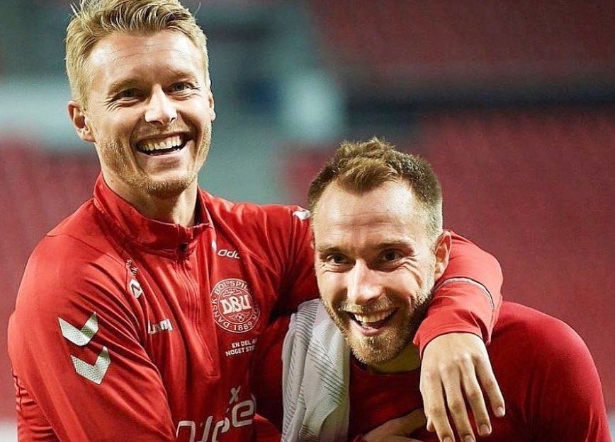 Nguoi hung giup Eriksen khong bi nuot luoi hinh anh