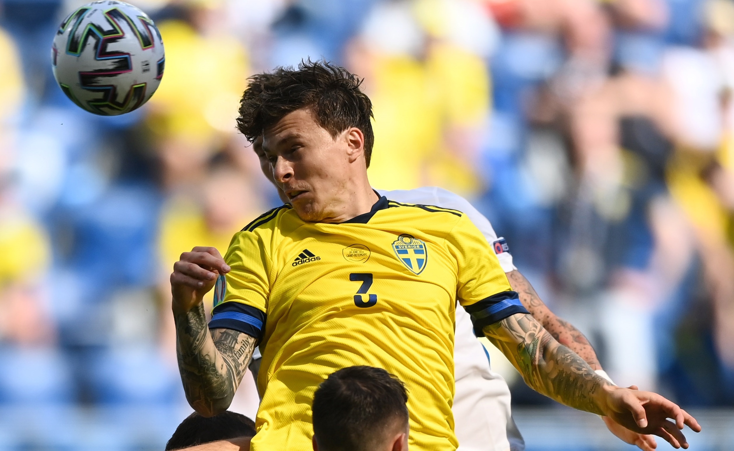 Thuy Dien vuon len dan dau bang E hinh anh