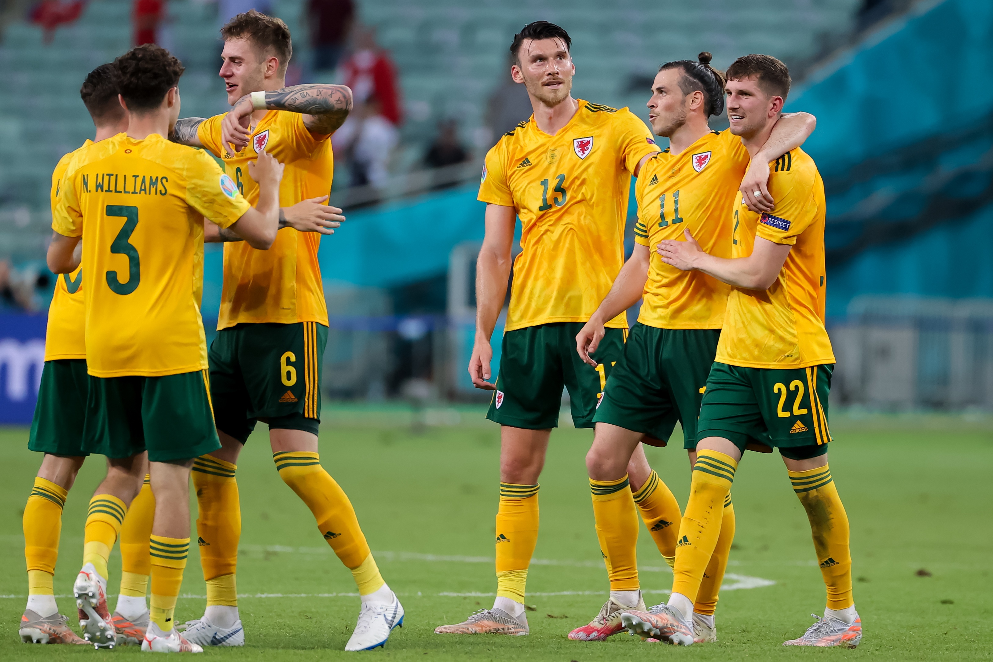 12 doi tuyen da vao vong 1/8 Euro anh 2