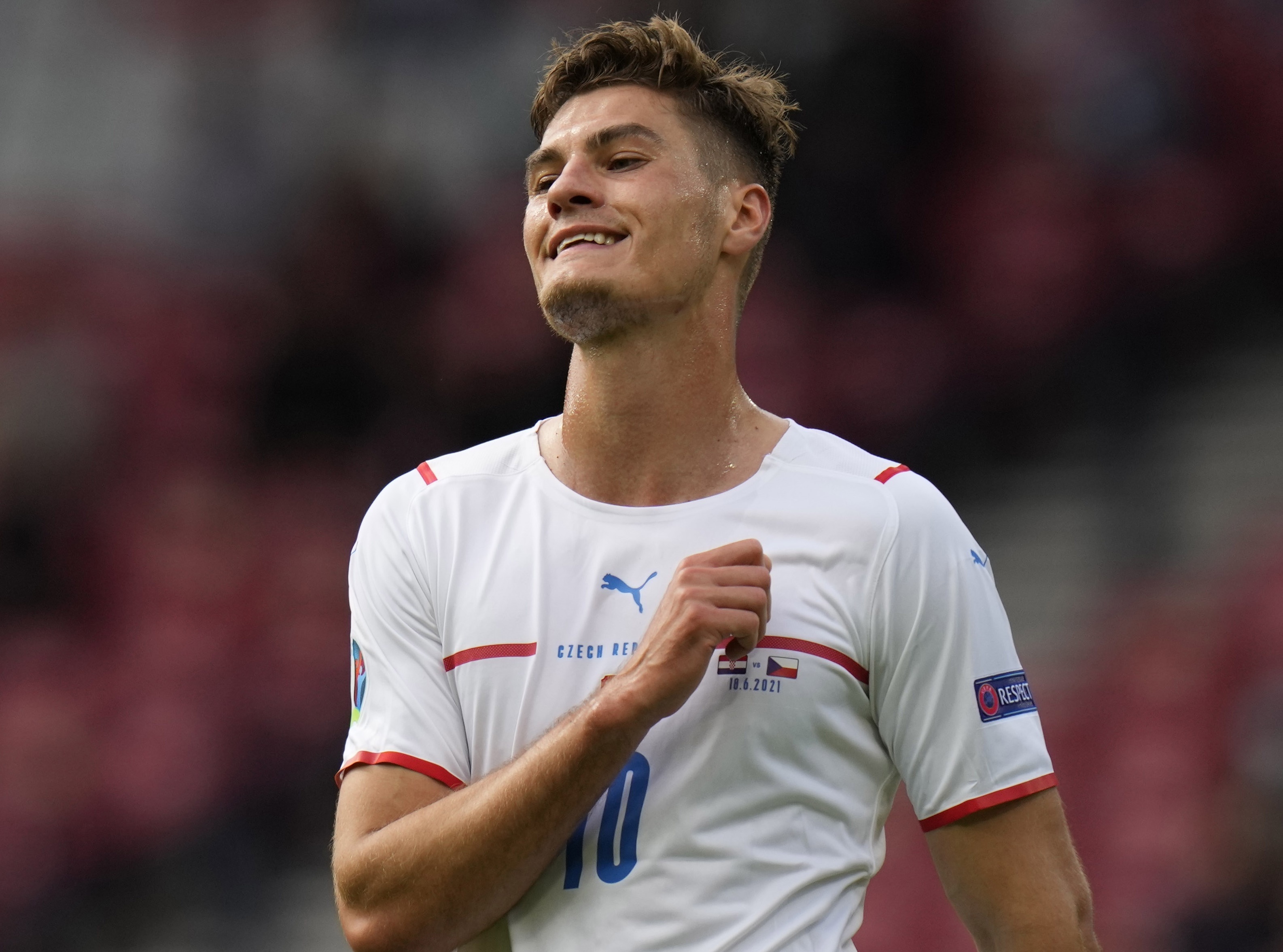 Ronaldo noi bat o doi hinh hay nhat vong bang Euro anh 3