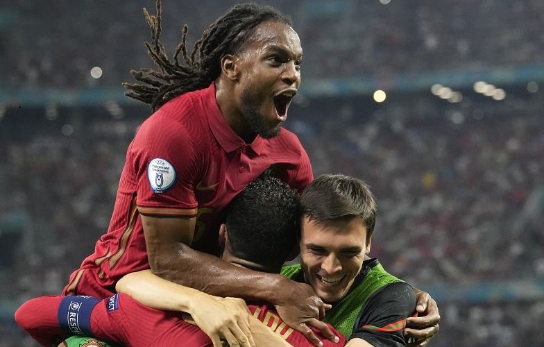 Renato Sanches la loi giai cho tuyen giua Bo Dao Nha hinh anh