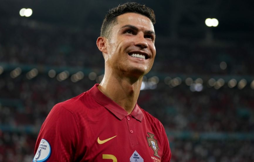 Arnautovic: 'Ronaldo chang phai con nguoi' hinh anh