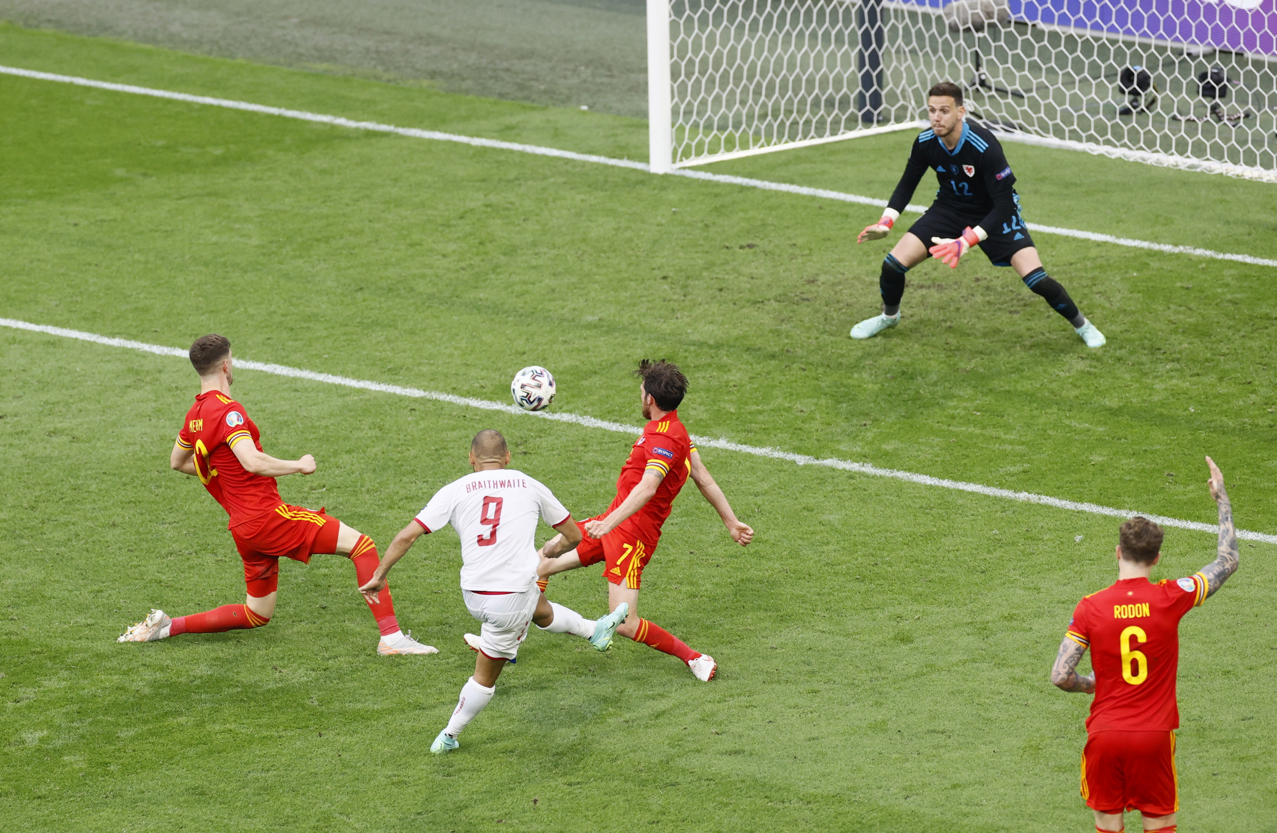 Dan Mach tao them ky luc tai Euro anh 1