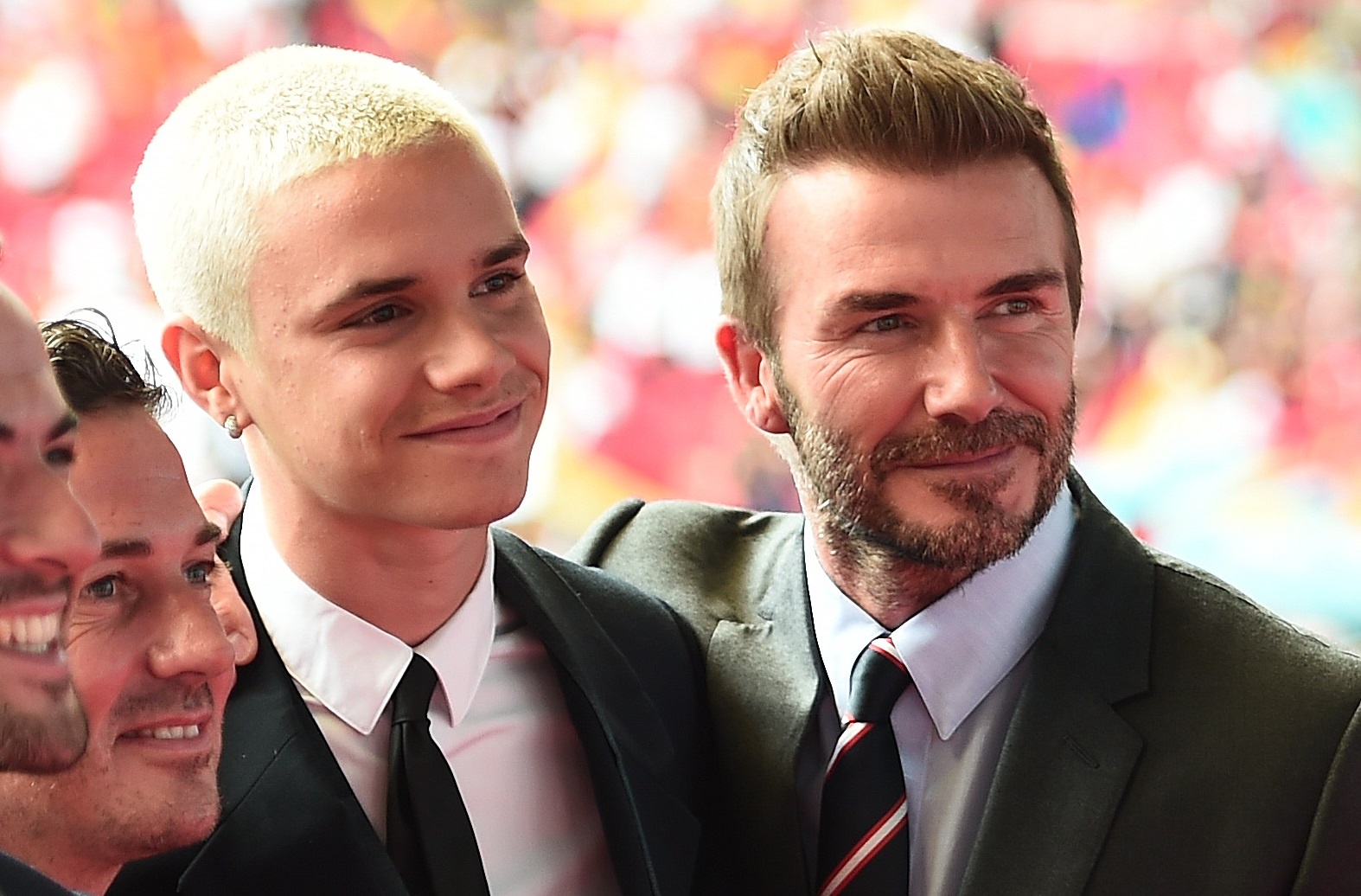 Cha con Beckham va dan khach VIP du khan tran Anh gap Duc hinh anh