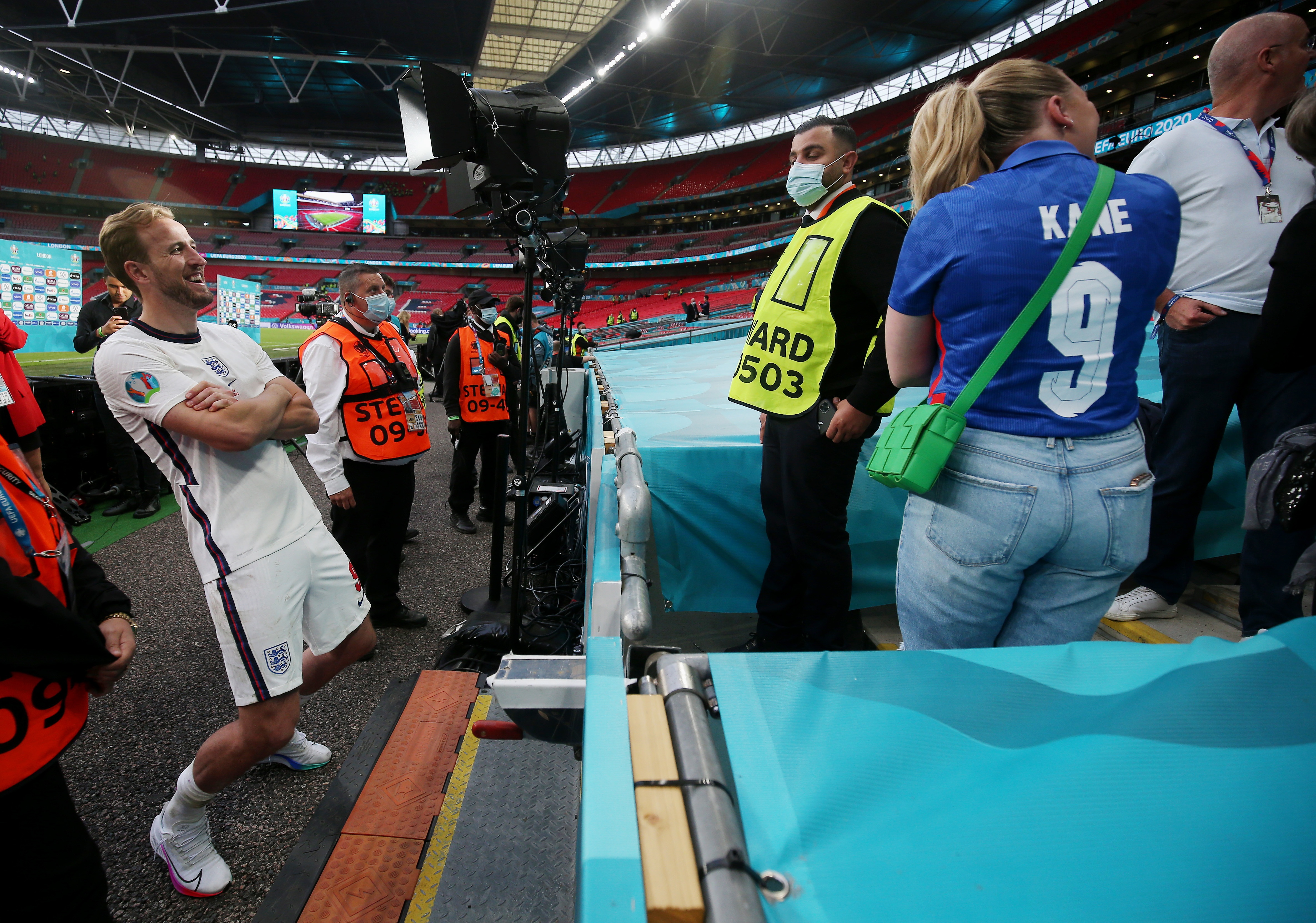 CDV Anh lan lon tren khan dai anh 9