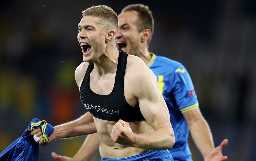 Tuyen Ukraine viet cau chuyen co tich tai Euro hinh anh