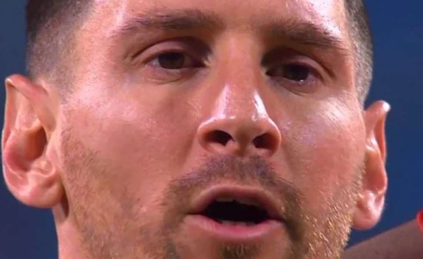 Messi khoc khi hat quoc ca hinh anh