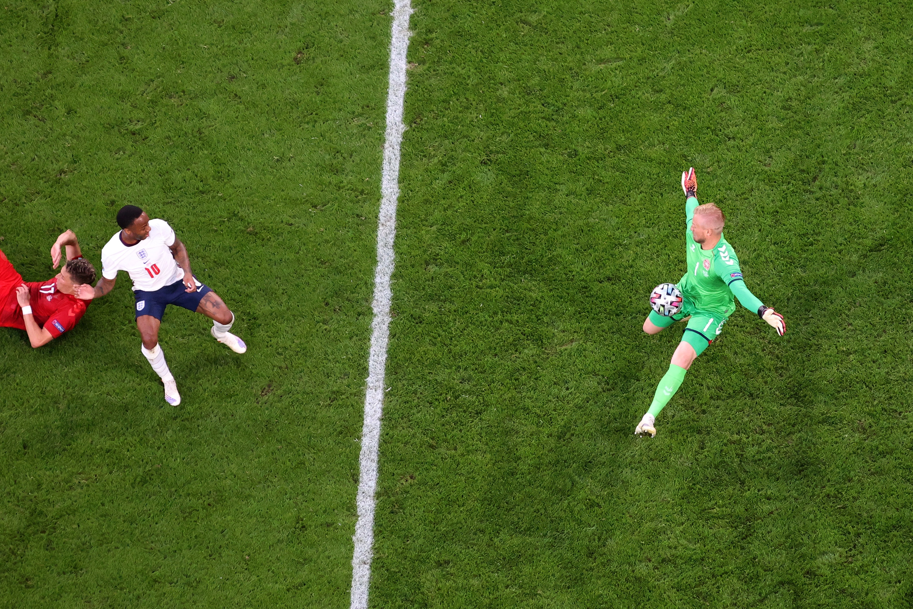 Hai khoanh khac vo duyen cua Sterling anh 1