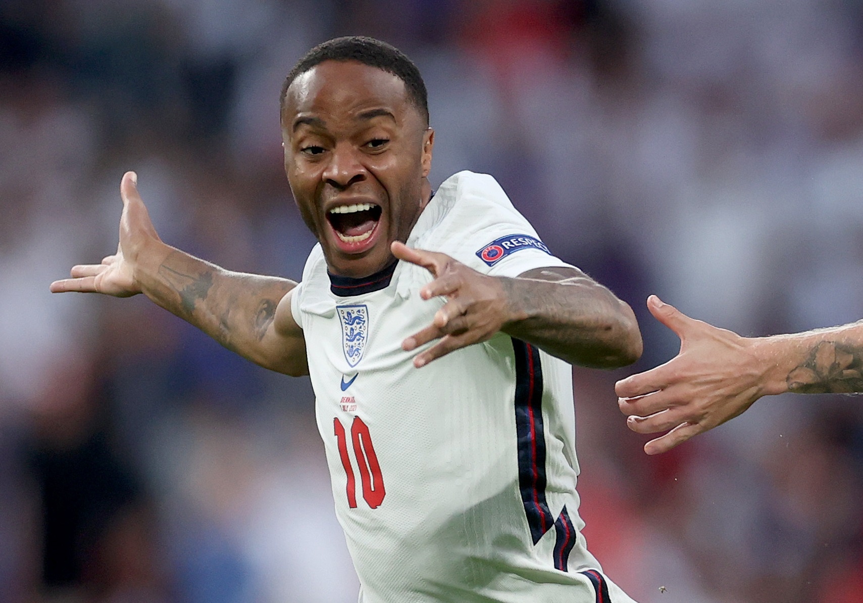 2 sai lam lien tiep cua trong tai giup tuyen Anh thang tran hinh anh