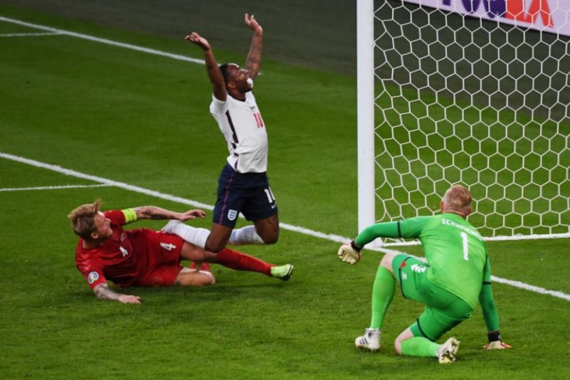 11 pha phan luoi tao nen ky Euro ky la nhat lich su hinh anh