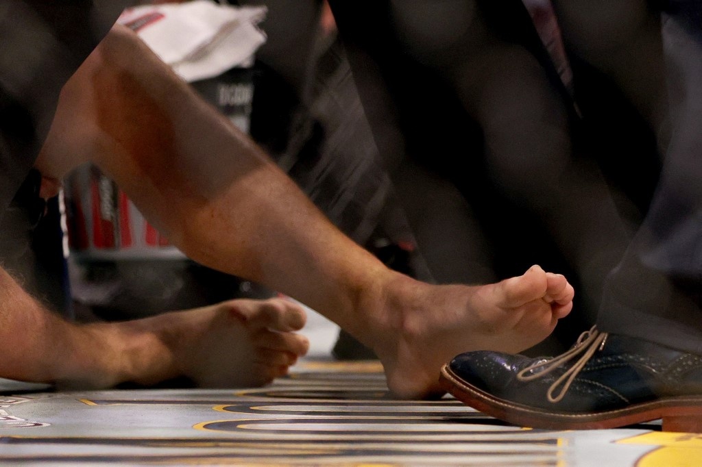 McGregor bi doi thu che nhao sau tran thua anh 6