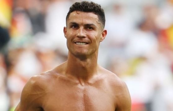 Ronaldo len tieng sau khi gianh Vua pha luoi Euro hinh anh