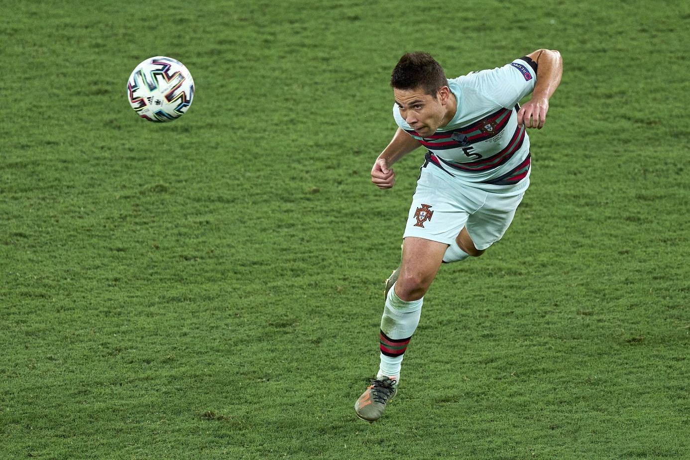 Doi hinh gay that vong tai Euro 2020 anh 6