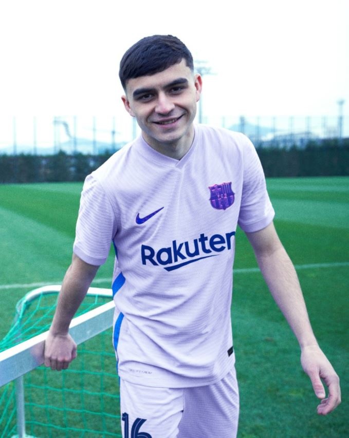 Nhung mau ao dau an tuong vua ra mat anh 6