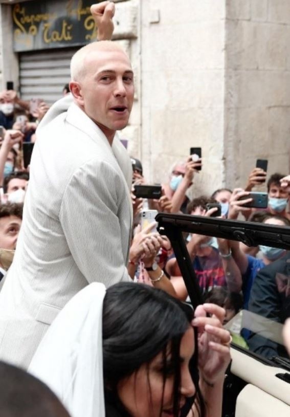 Tien ve Italy den muon o le cuoi vi an mung vo dich Euro anh 1