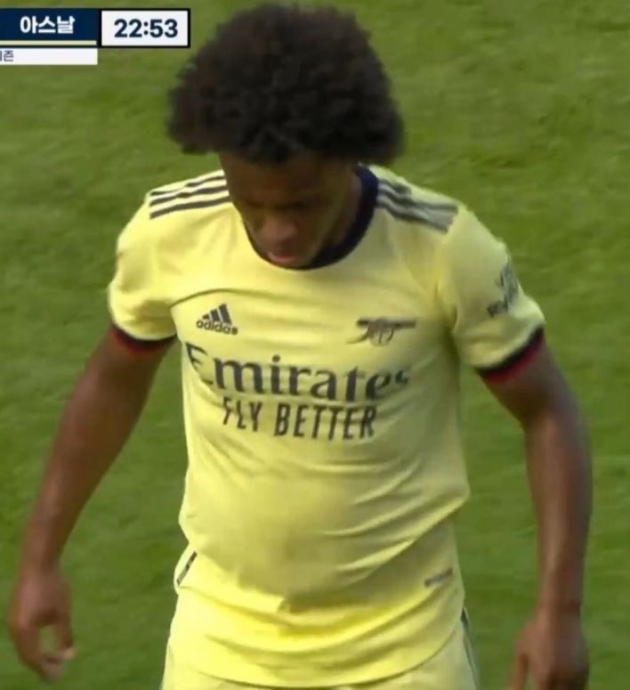 Sao Arsenal thi dau voi bung ngan mo anh 1