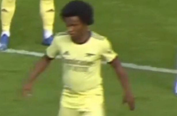 Sao Arsenal thi dau voi bung ngan mo hinh anh