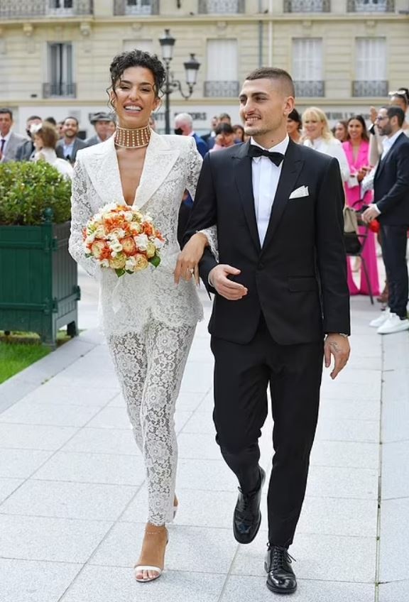 Tien ve Italy ket hon lan thu 2 anh 7