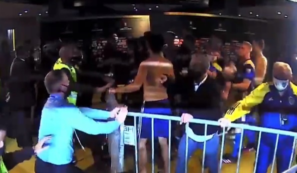 2 cau thu Boca Juniors bi bat sau anh 1