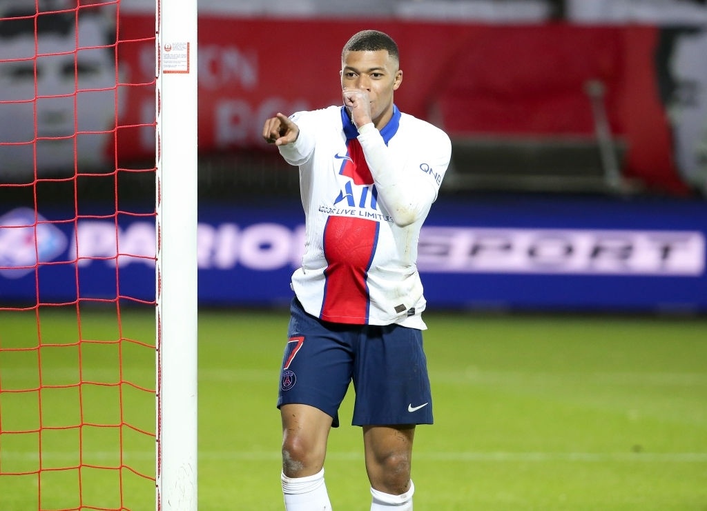 Tam giac chuyen nhuong Man Utd - Real - PSG anh 2