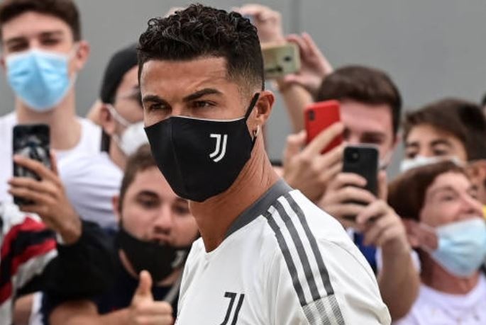 Ronaldo muon roi Juventus hinh anh