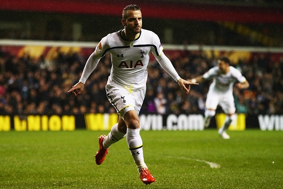 So phan 7 tan binh cua Tottenham o phien cho he 2013 anh 7