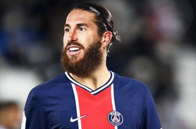 Ramos chua the co tran ra mat PSG hinh anh