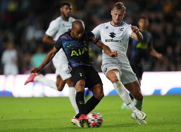 Son Heung-min toa sang anh 7