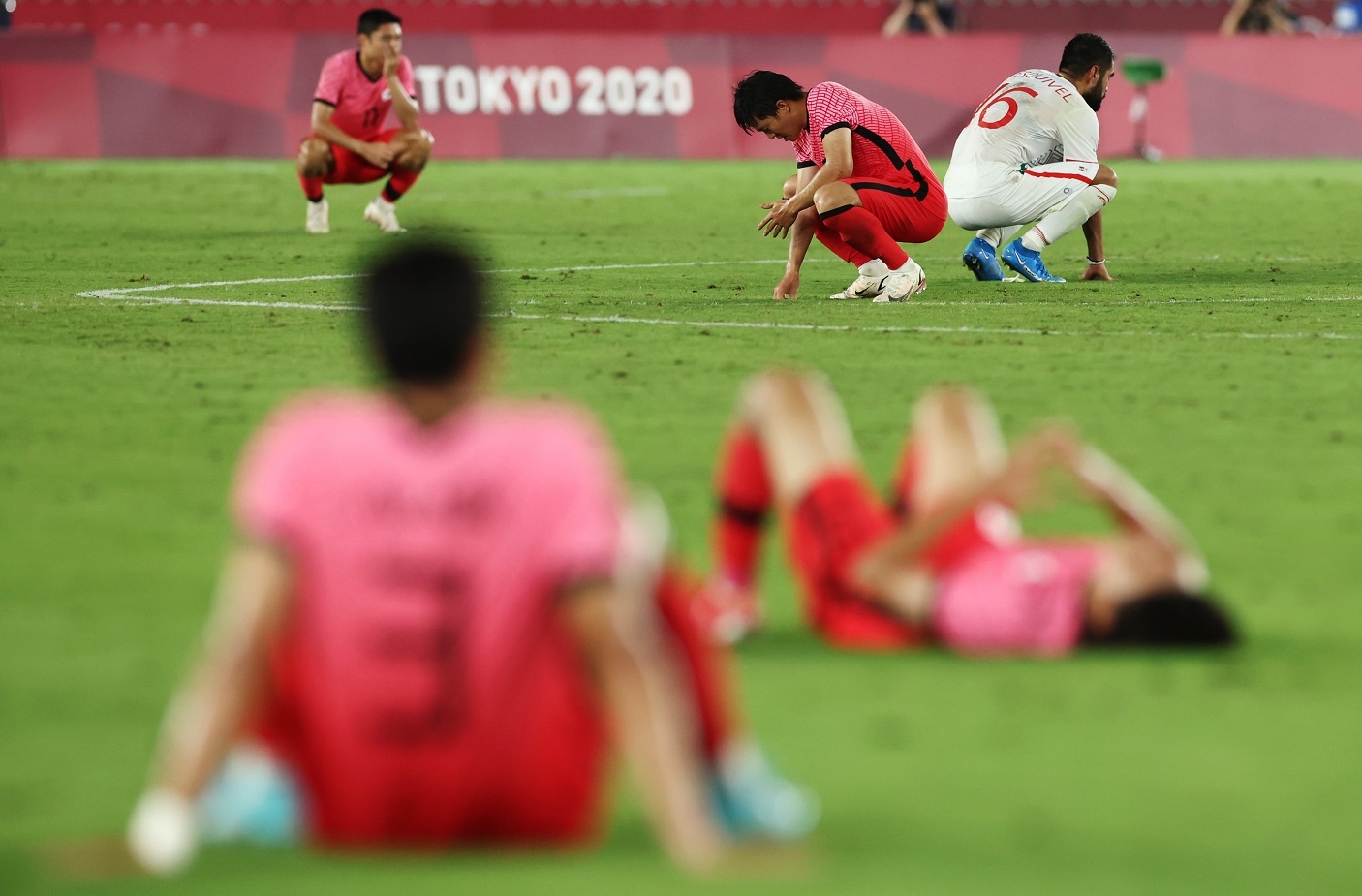 Tien dao Han Quoc lan ra san khoc anh 1