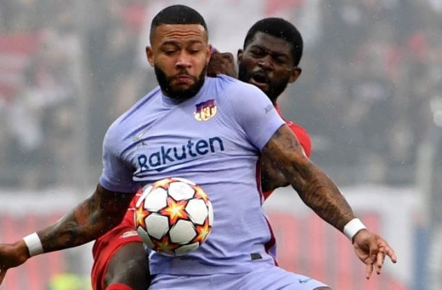 Depay bat luc trong tran thua cua Barca hinh anh