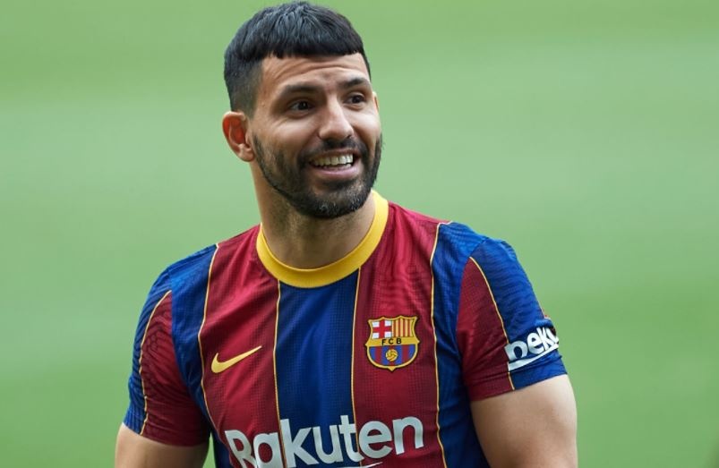 Dieu khoan co the khien Aguero som roi Barca hinh anh