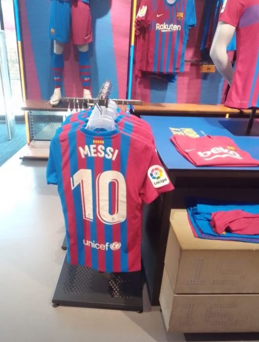 Barca van ban ao dau Messi anh 1