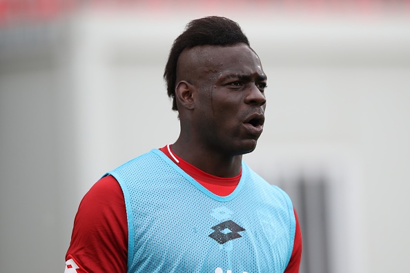 Balotelli duoc xoa cao buoc hiep dam anh 1