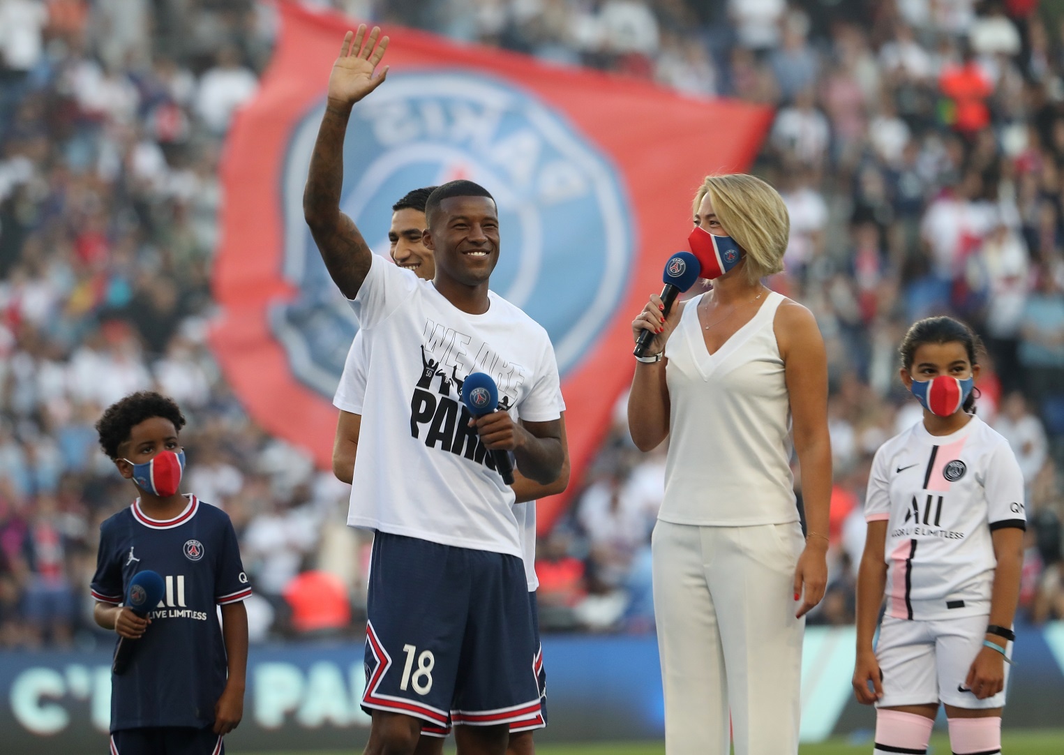 Le ra mat hoanh trang cua Messi anh 7