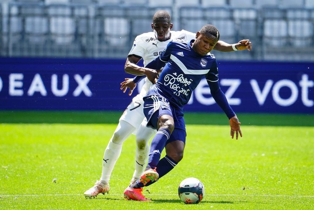 Tien dao Ligue 1 dot quy khi dang thi dau anh 7