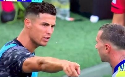 Ronaldo roi ghe du bi de chi dao dong doi hinh anh
