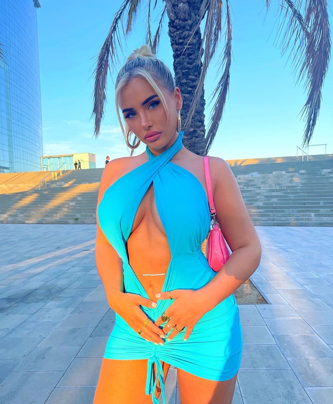 Grealish hen ho nguoi mau anh 2