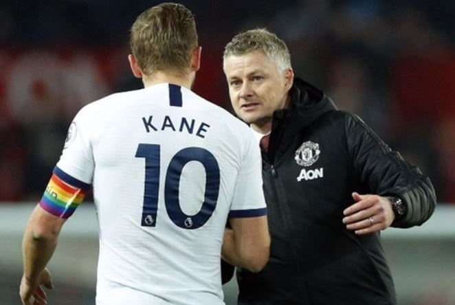 Gary Neville khuyen MU ban 4 cau thu de mua Harry Kane hinh anh