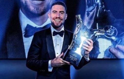 Chelsea boi thu danh hieu ca nhan cua UEFA hinh anh