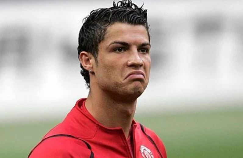 Keane: 'Ronaldo se huy hop dong voi MU neu xem tran nay' hinh anh