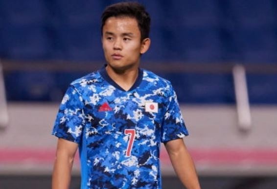 Nhat Ban thua Oman tren san nha hinh anh