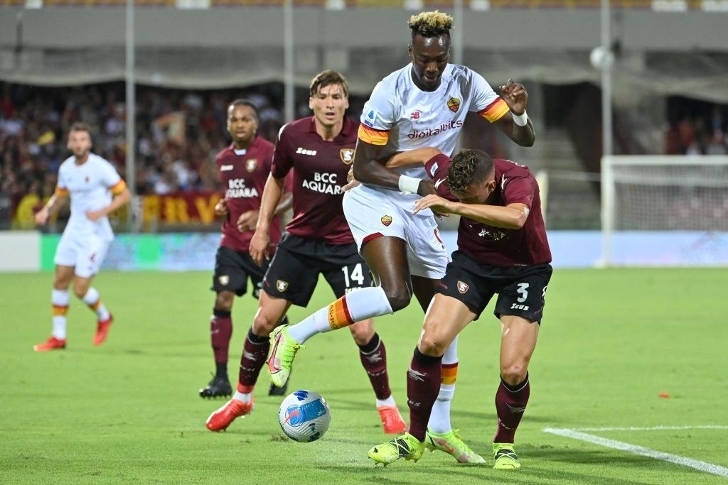 Roma thang 4-0 anh 2