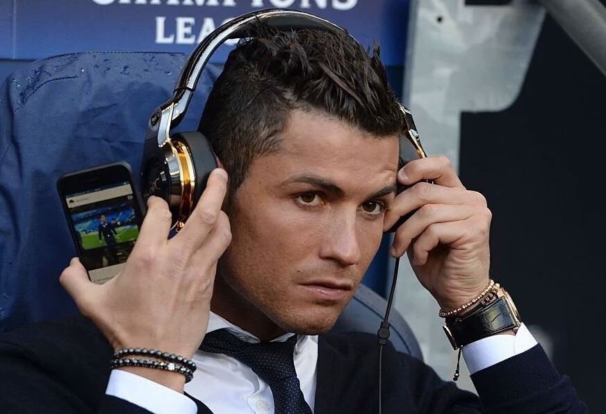 Cuoc dien thoai cua Ronaldo truoc khi gia nhap Man Utd hinh anh