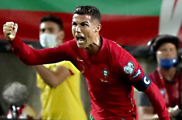 Ronaldo: 'Toi vui den khong noi nen loi' hinh anh