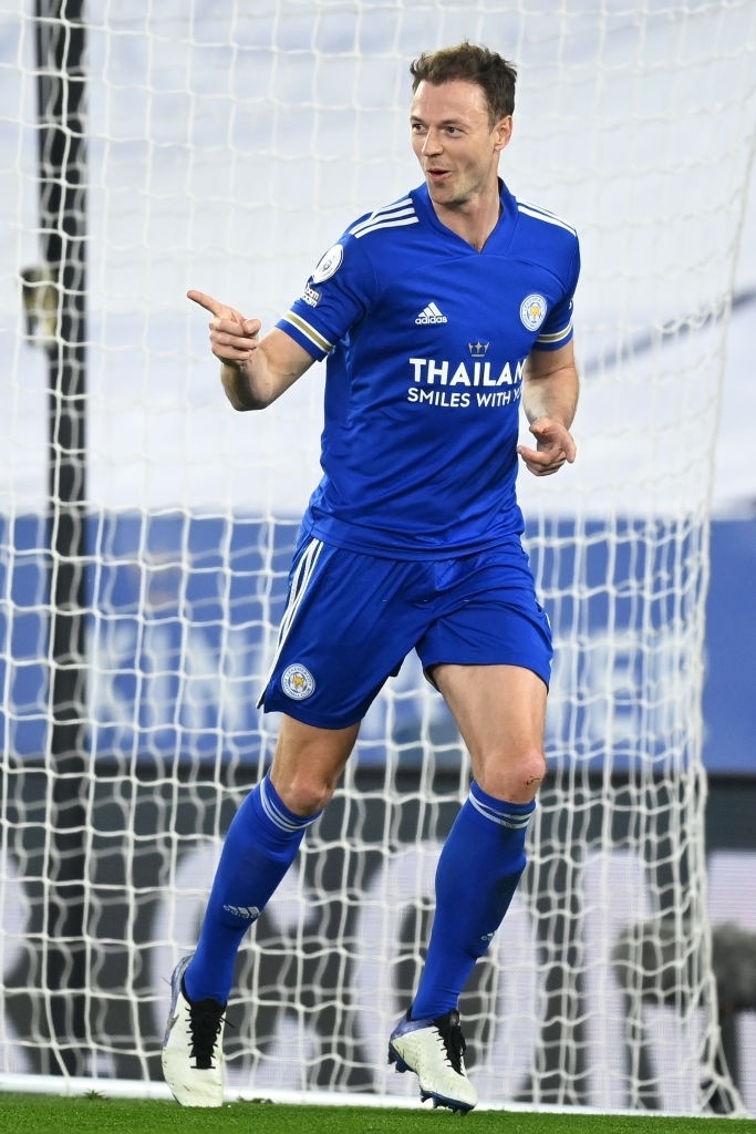 Dien mao trai nguoc cua dan cau thu bang tuoi anh 14